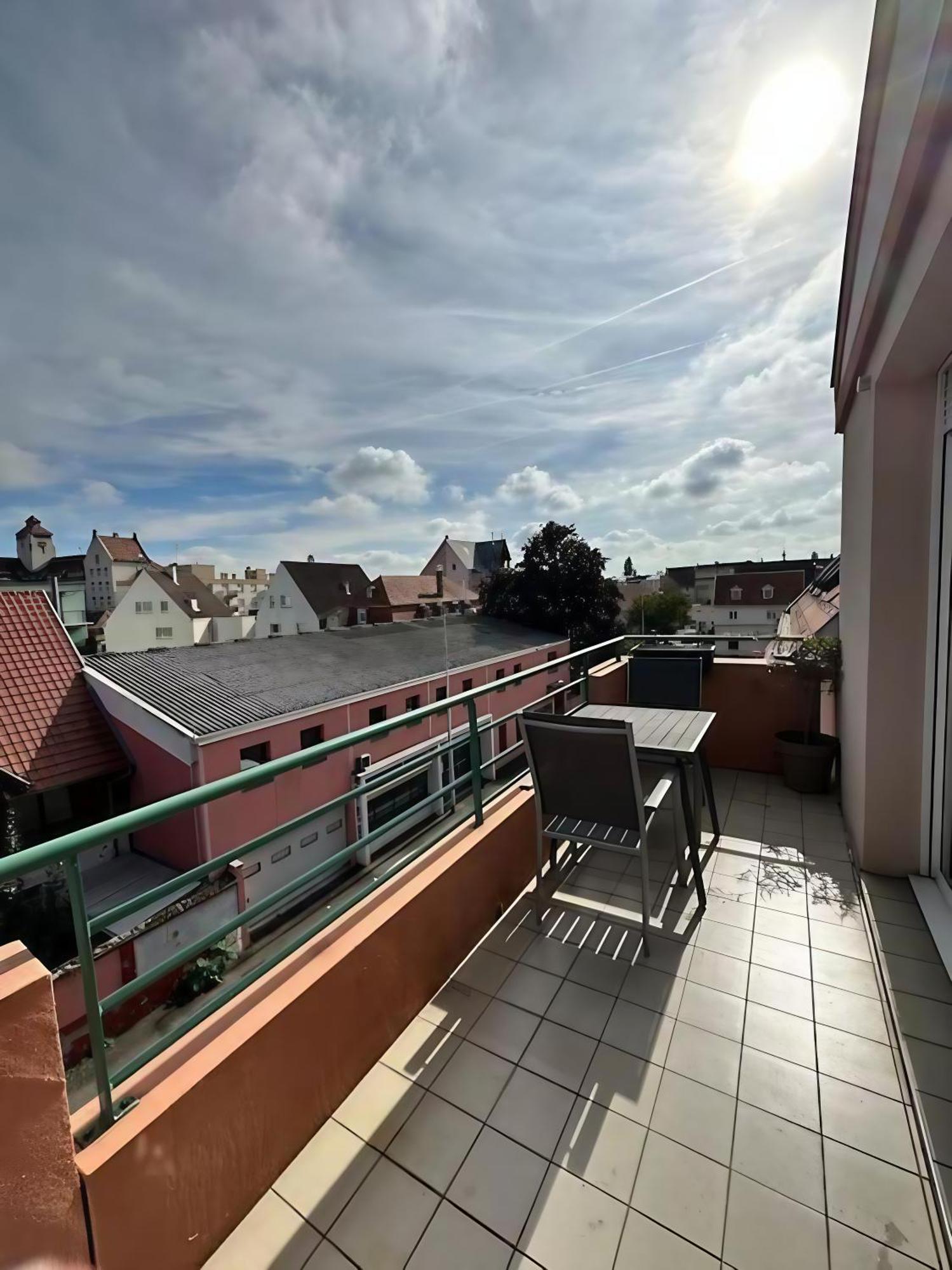 Superbe Duplex Proche Centre Ville Parking Gratuit Colmar Exteriör bild